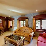 Πανσιόν Rural Cerezos De 3*