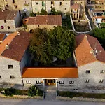 Rural Cerezos De