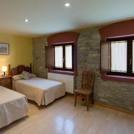 Rural Cerezos De Pensión